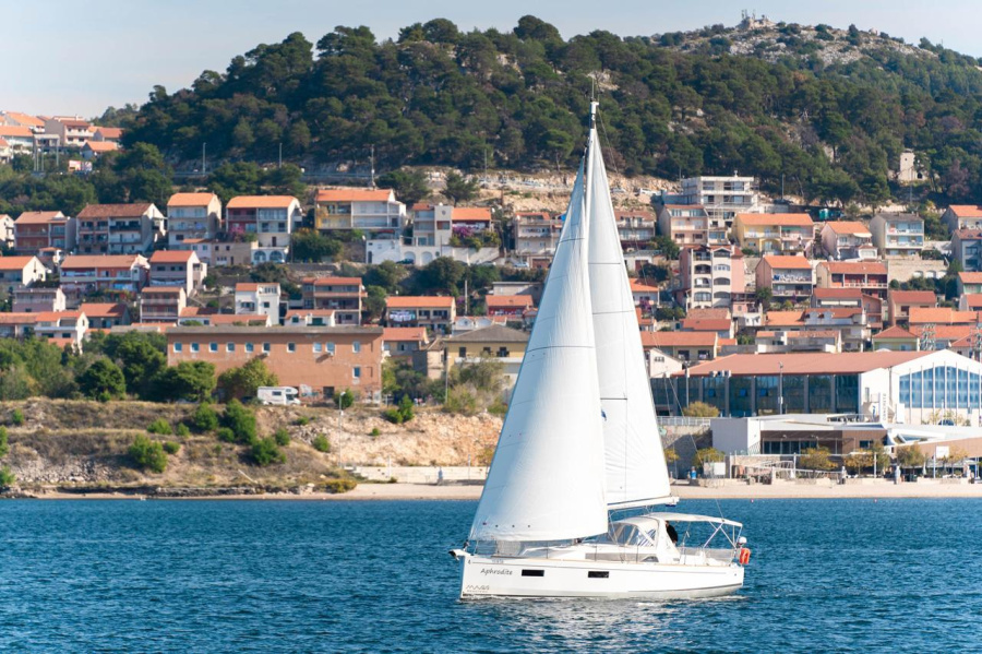 Photo #1 - Oceanis 38 - 3 cab. (Aphrodite) in Marina Mandalina - 39449