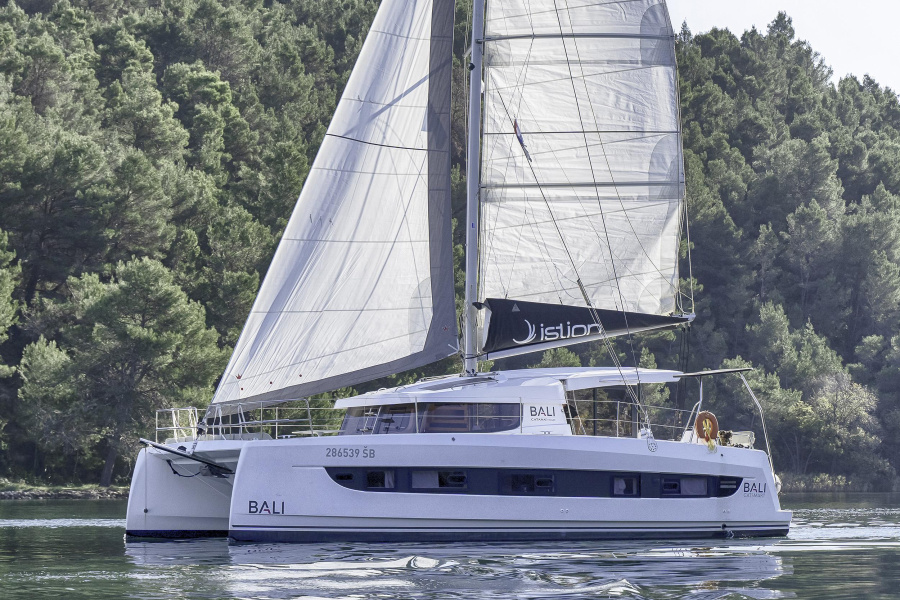 Photo #1 - Bali Catsmart - 4 + 2 cab. (First Toy) in ACI Marina Skradin - 39521