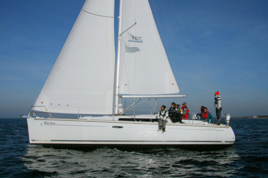 Photo #1 - Oceanis 37 (White Horse) in Marina Sonwik - 39571
