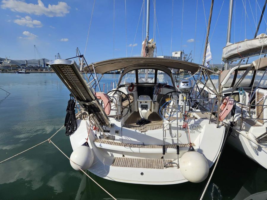 Photo #1 - Sun Odyssey 42i (Triton) in  - 39587