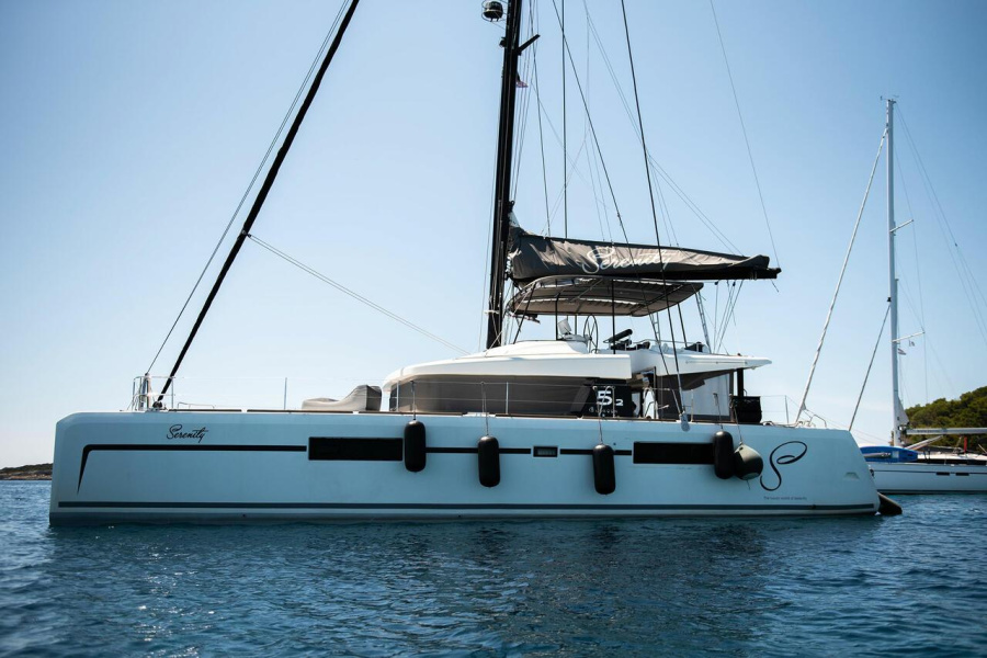 Photo #1 - Lagoon 52 - 6 cab. (Serenity) in Marina - 39637