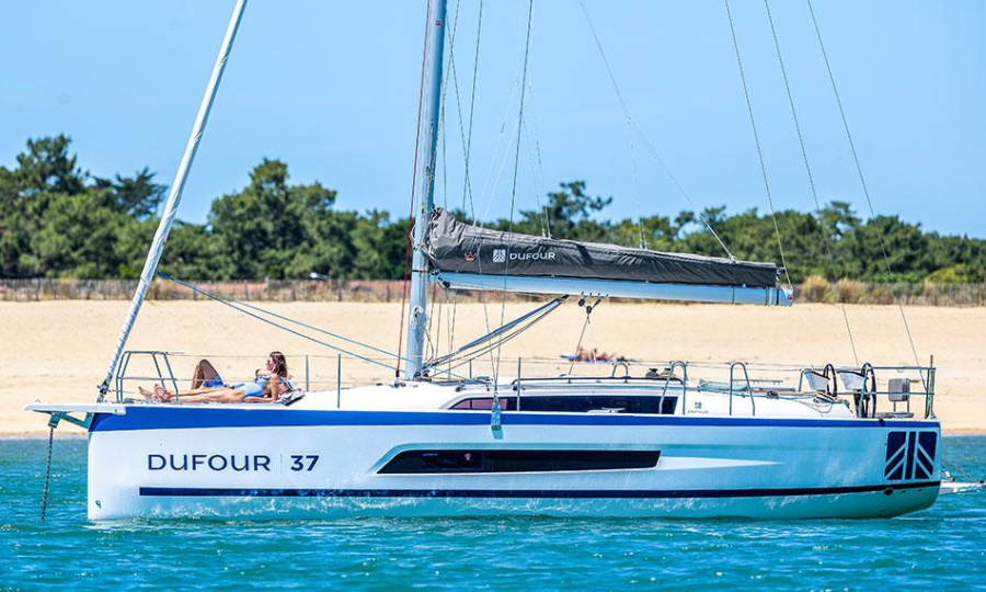 Photo #1 - Dufour 37 - 3 cab. (Nessie) in ACI Marina - 39648
