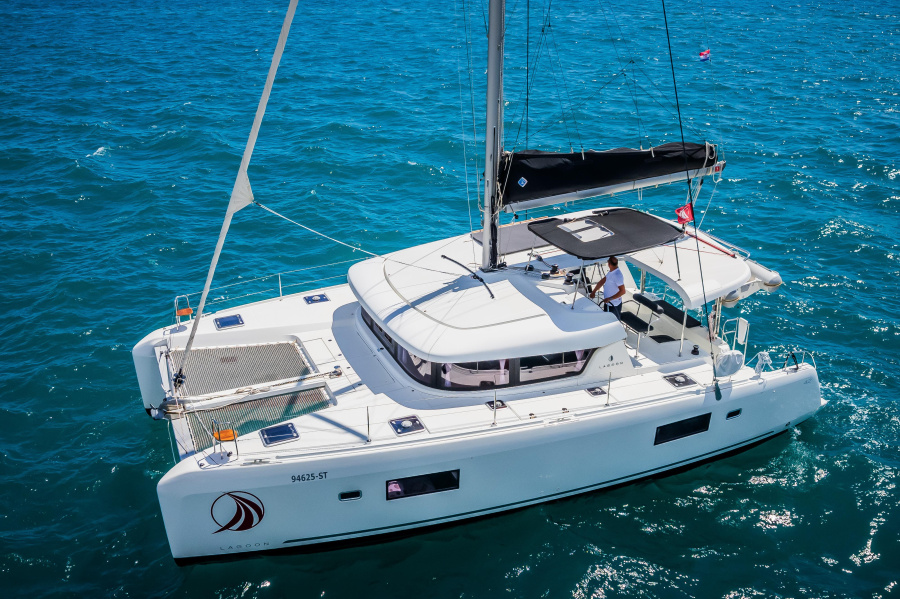 Photo #1 - Lagoon 42 - 4 + 2 cab. (Edita) en Yachtclub Seget (Marina Baotić) - 39701
