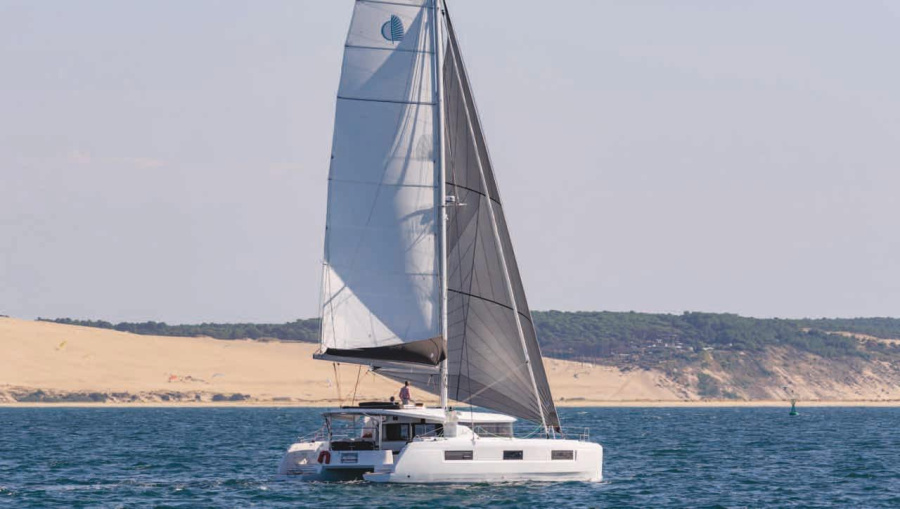 Photo #1 - Lagoon 46 - 4 + 2 cab. (Mare Azul) in Marina Mandalina - 39731