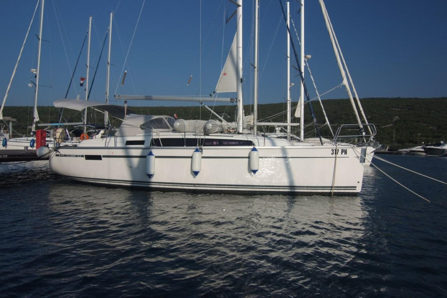 Photo #1 - Bavaria Cruiser 33 (Burin) in Marina Punat - 39795