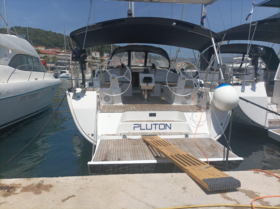Photo #1 - Bavaria Cruiser 46 - 4 cab. (Pluton) en ACI Marina - 39812