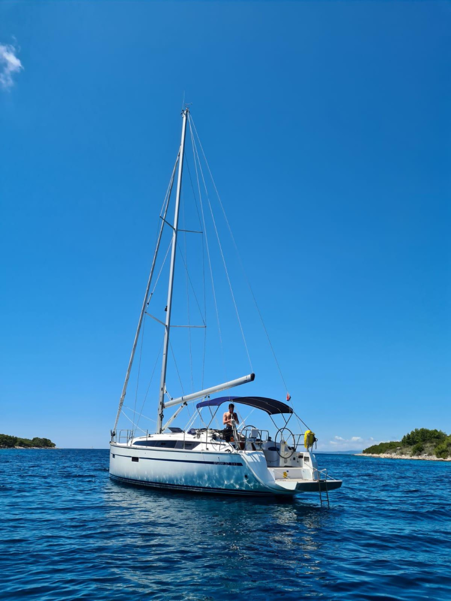 Photo #1 - Bavaria Cruiser 37 - 3 cab. (Lana 3) en ACI Marina - 39814