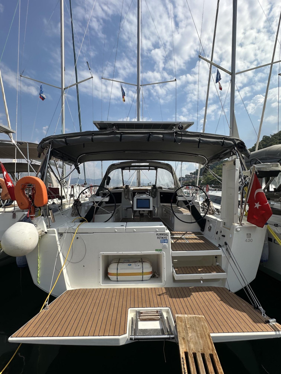 Photo #1 - Dufour 430 GL (Kummsal) in Yacht Club Mai - 39871