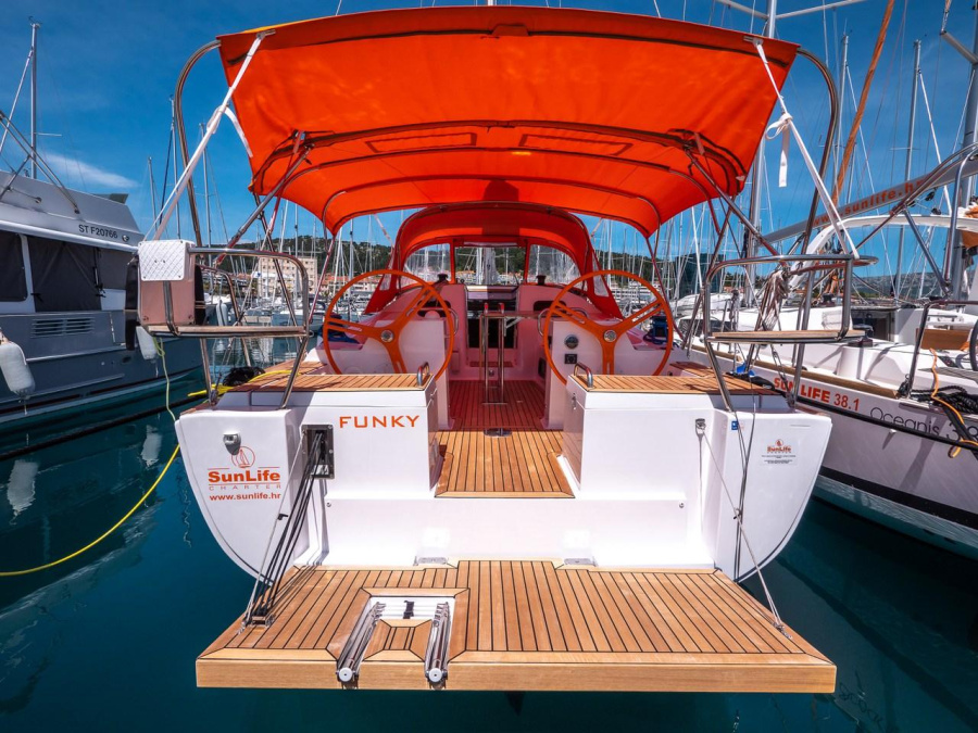 Photo #1 - Elan Impression 40.1 (Funky) in ACI Marina - 39942