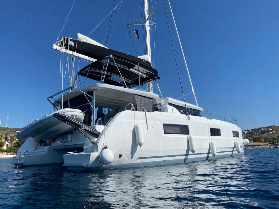 Photo #1 - Lagoon 46 - 4 + 2 cab. (Ostraco) in - Olympic Marine - 39960