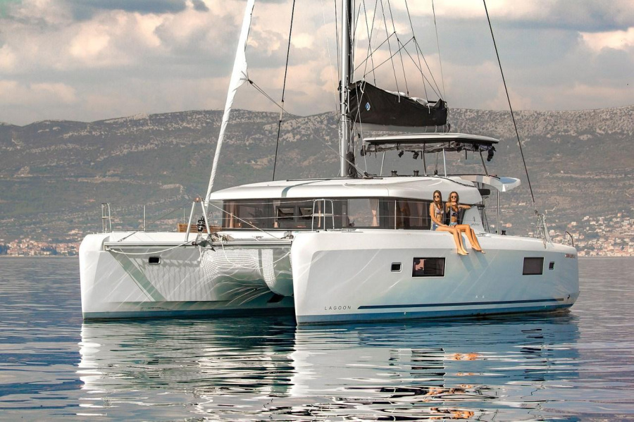 Photo #1 - Lagoon 42 - 4 + 2 cab. (Sea Voyager) en ACI Marina - 39964