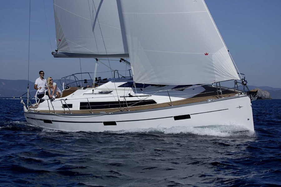 Photo #1 - Bavaria Cruiser 37 - 3 cab. (Sayra) in Marina Mechanic Nautic - 39972
