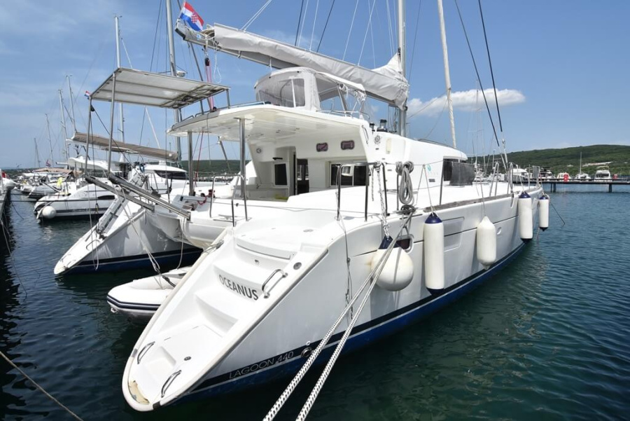 Photo #1 - Lagoon 440 - 4 + 2 cab. (Oceanus) in Marina Punat - 40132