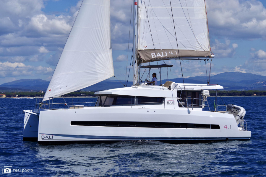 Photo #1 - Fountaine Pajot Astrea 42 - 4 + 1 cab. (Amapola) en  - 40158