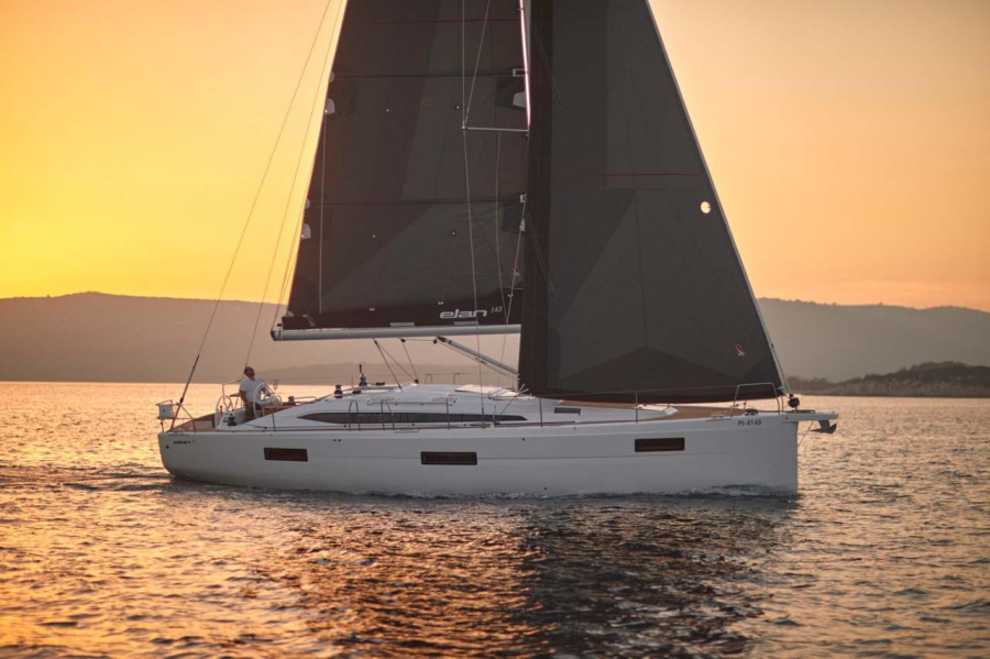 Photo #1 - Elan Impression 43 - 4 cab. (One for all) en Marina Portorož - 40165