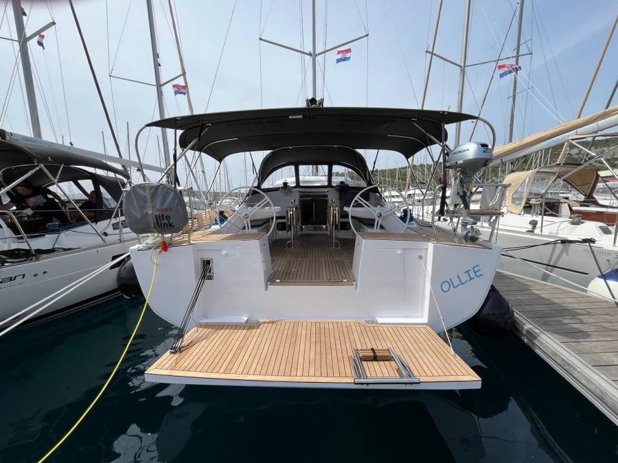 Photo #1 - Elan Impression 45 - 3 cab. (Ollie) in Marina Kremik - 40223