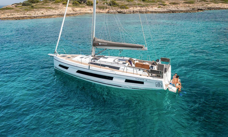 Photo #1 - Dufour 41 - 4 cab. (Wild Rose) en Marina Kremik - 40232