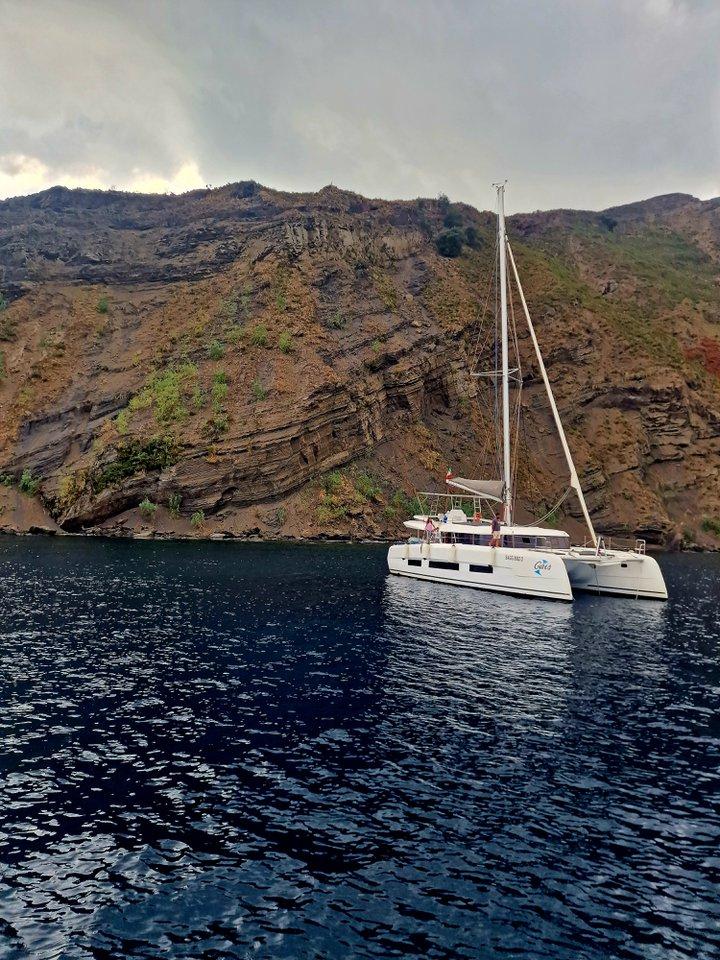 Photo #1 - Dufour 48 Catamaran - 5 + 1 cab. (Salazar) en Marina di La Cala - 40434