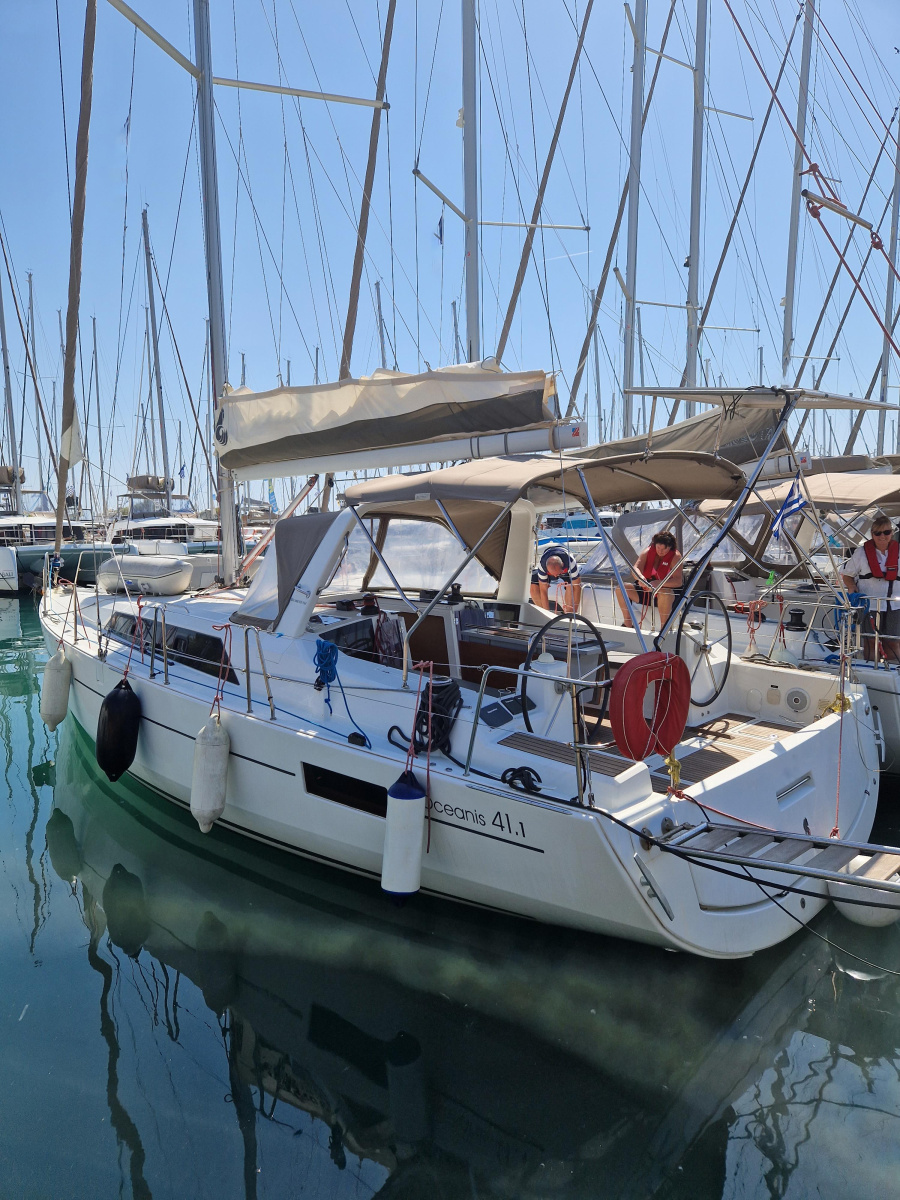 Photo #1 - Oceanis 41.1 (Kos 41.7) en Athens, Alimos marina - 40520