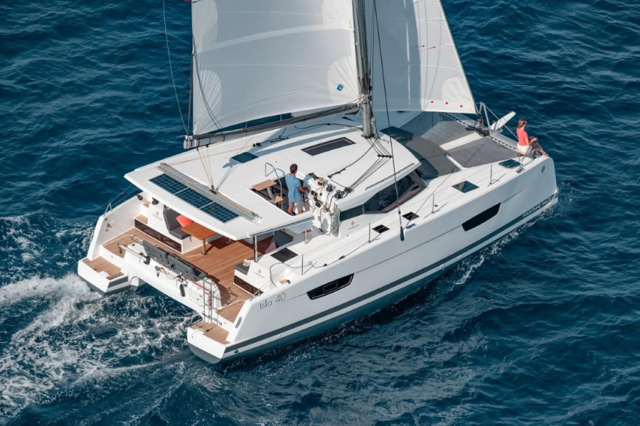 Photo #1 - Fountaine Pajot Isla 40 - 4 + 1 cab. (Déjà Vu) in BVI, Tortola, Ritter House Marina - 40661