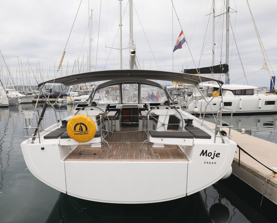 Photo #1 - Hanse 548 - 5 + 1 cab. (Moje) en Marina Šangulin - 40672