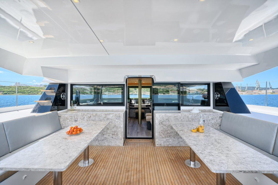 Photo #1 - Luna 49 (Gold) en MCI Marine Club International - 40788