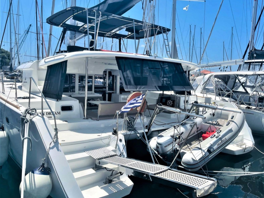 Photo #1 - Lagoon 450 F - 4 + 2 cab. (Aeolian Dream) in Marina - 40833