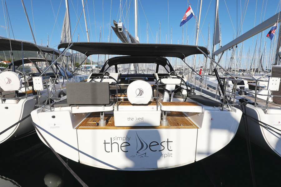 Photo #1 - Hanse 548 - 5 + 1 cab. (Simply The Best) en Marina - 40848