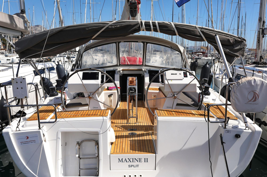 Maxine II - 2
