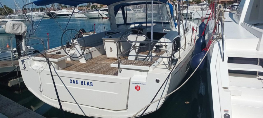 Photo #1 - Oceanis 51.1 - 5 + 1 cab. (San Blas) in Sicily - 40955