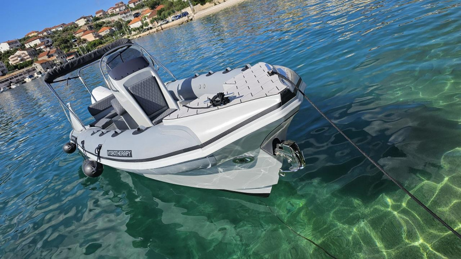 Photo #1 - Bura 8.0 Step (Hydrotherapy) en Marina (ex. Tankerkomerc) - 41112