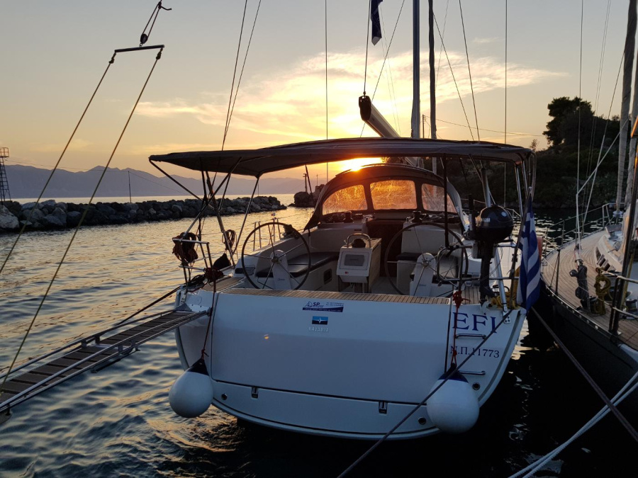 Photo #1 - Bavaria Cruiser 46 - 4 cab. (Efi) in s, Alimos marina - 41253