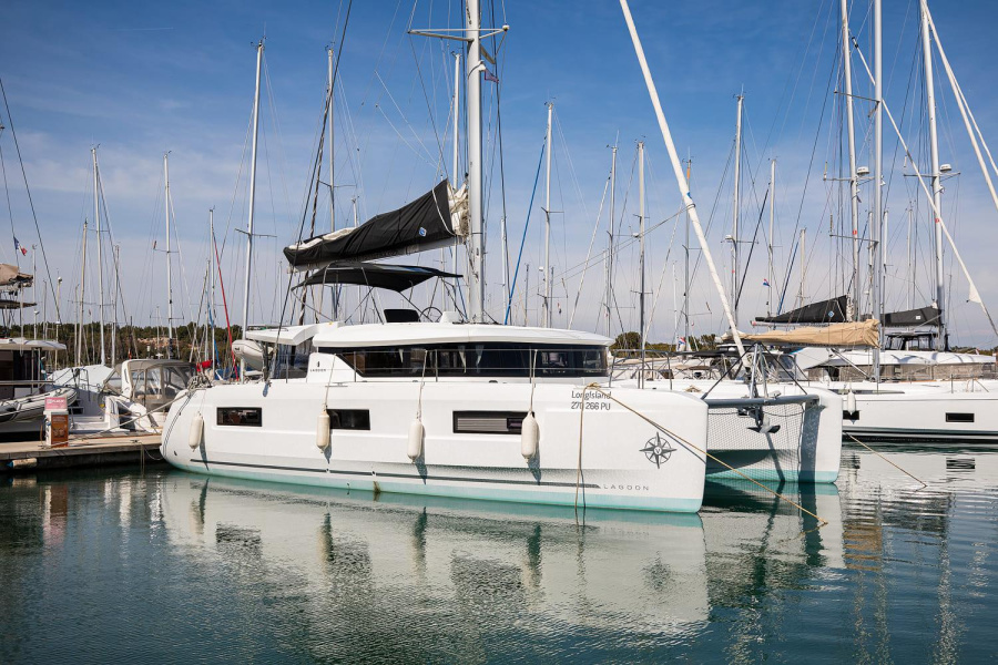 Photo #1 - Lagoon 46 - 4 + 2 cab. (Long Island) in Pula, ACI Marina - 41360