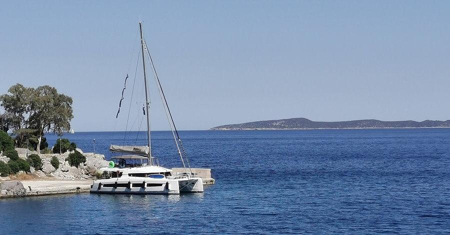 Photo #1 - Bali 5.8 - 6 + 2 cab. (KOS 58.CAT) in Alimos marina - 41514