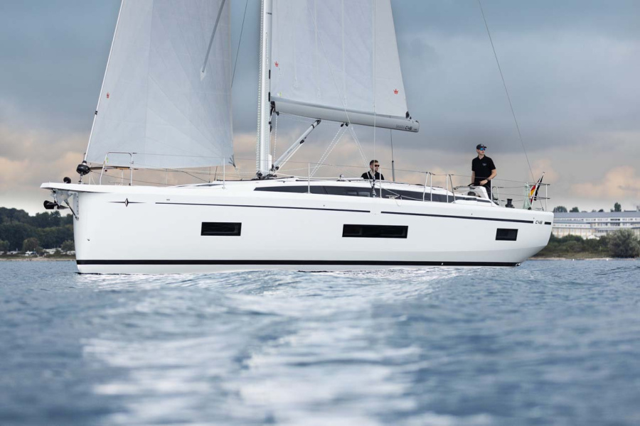 Photo #1 - Bavaria C46 - 5 cab. (Mercedes) in de Mallorca, Real Club Nautico - 41575