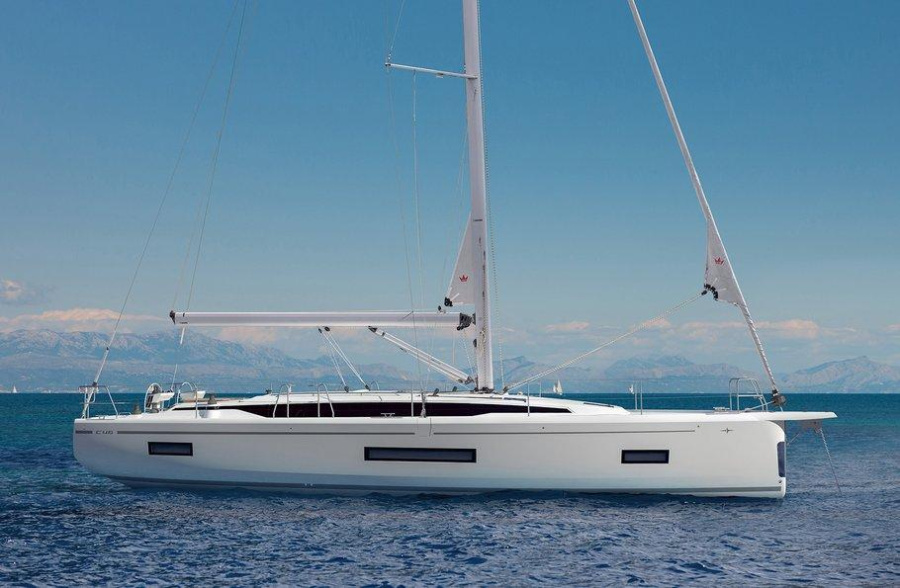 Photo #1 - Bavaria C46 - 4 cab. (Aquila) in Marina - 41622
