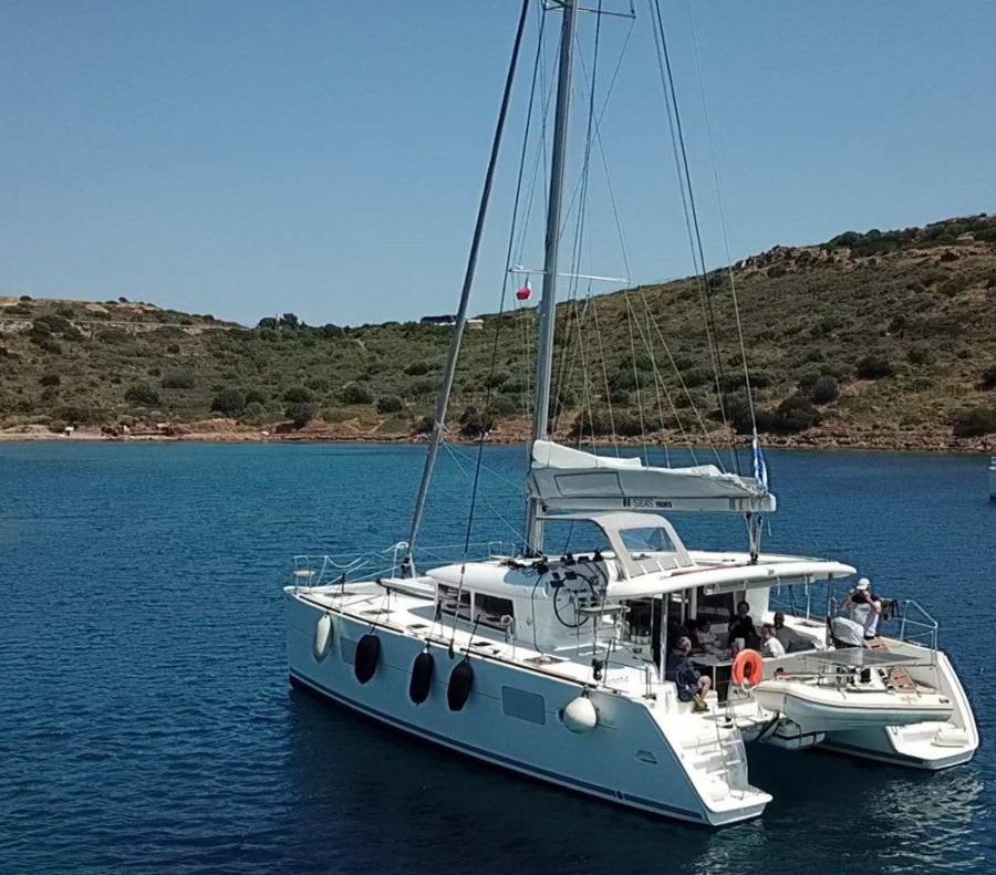 Photo #1 - Lagoon 400 - 4 cab. (Aurora) in Alimos marina - 41642