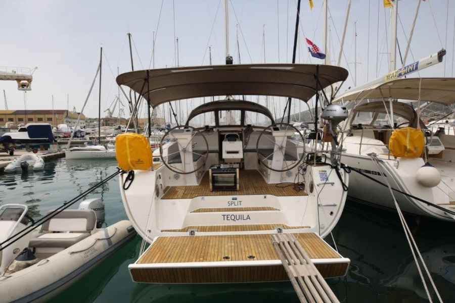 Photo #1 - Bavaria Cruiser 46 - 4 cab. (Tequila) en ACI Marina - 41679