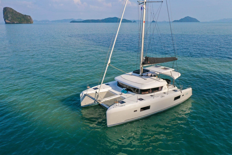 Photo #1 - Lagoon 42 - 4 + 2 cab. (Brattia) in Marina - 41771