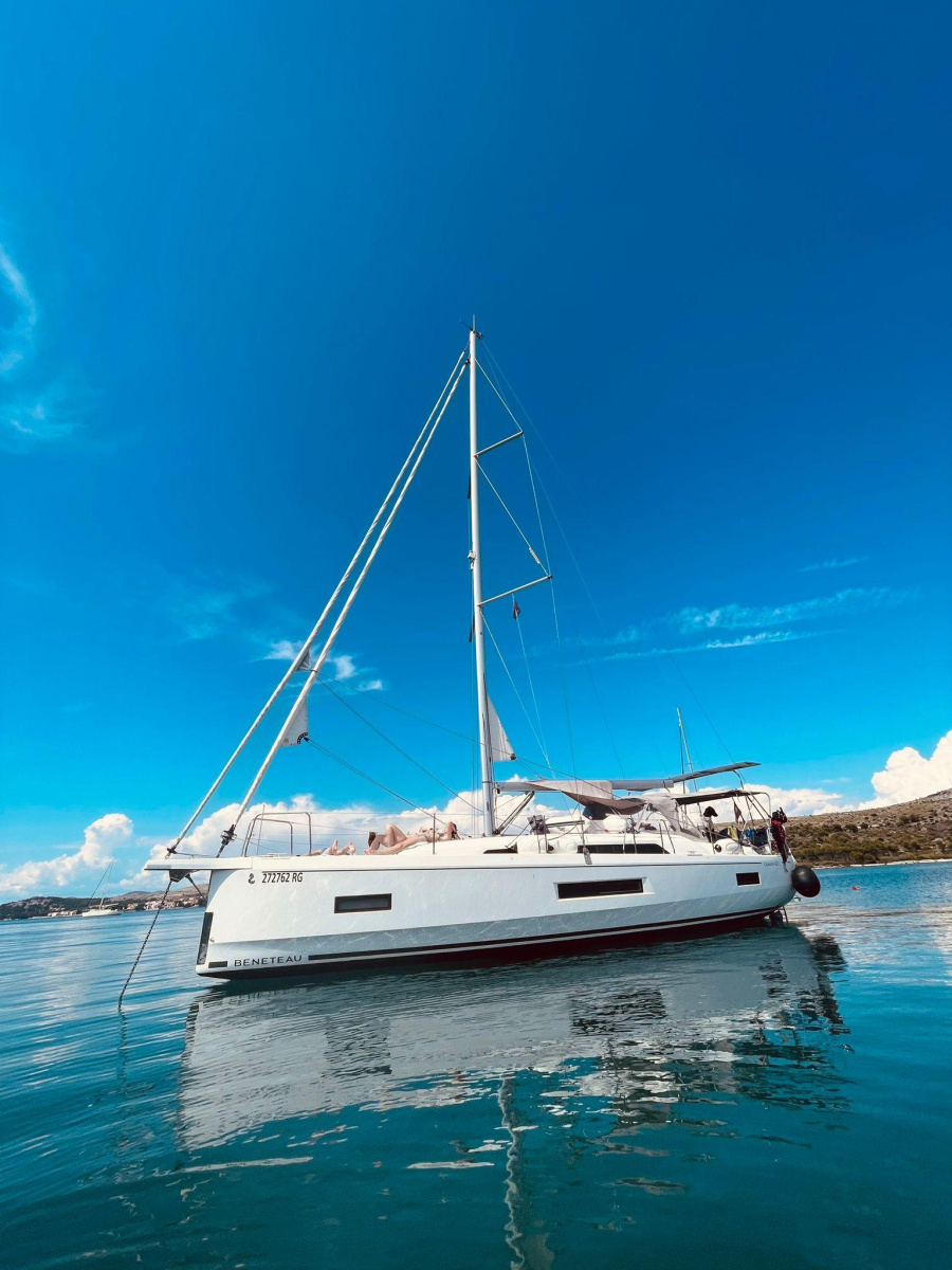 Photo #1 - Oceanis 40.1 - 3 cab. (Naomi) in Marina Kremik - 41914