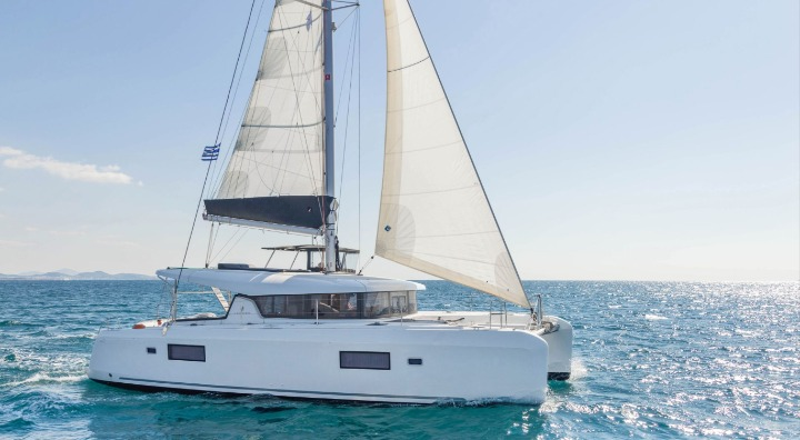 Photo #1 - Lagoon 42 - 4 + 2 cab. (Amici) in Alimos marina - 41930