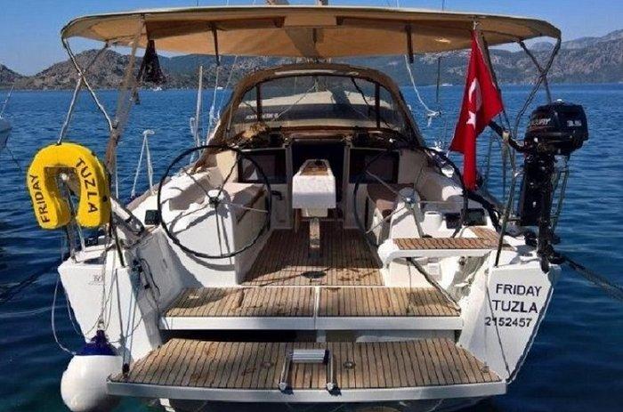 Photo #1 - Dufour 350 GL (Friday) in Yacht Classic Hotel Marina - 41992