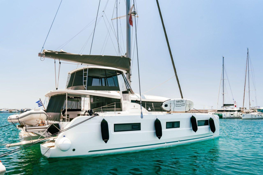 Photo #1 - Lagoon 46 - 4 + 1 cab. (Sea Energy I) in Athens, Alimos marina - 42044