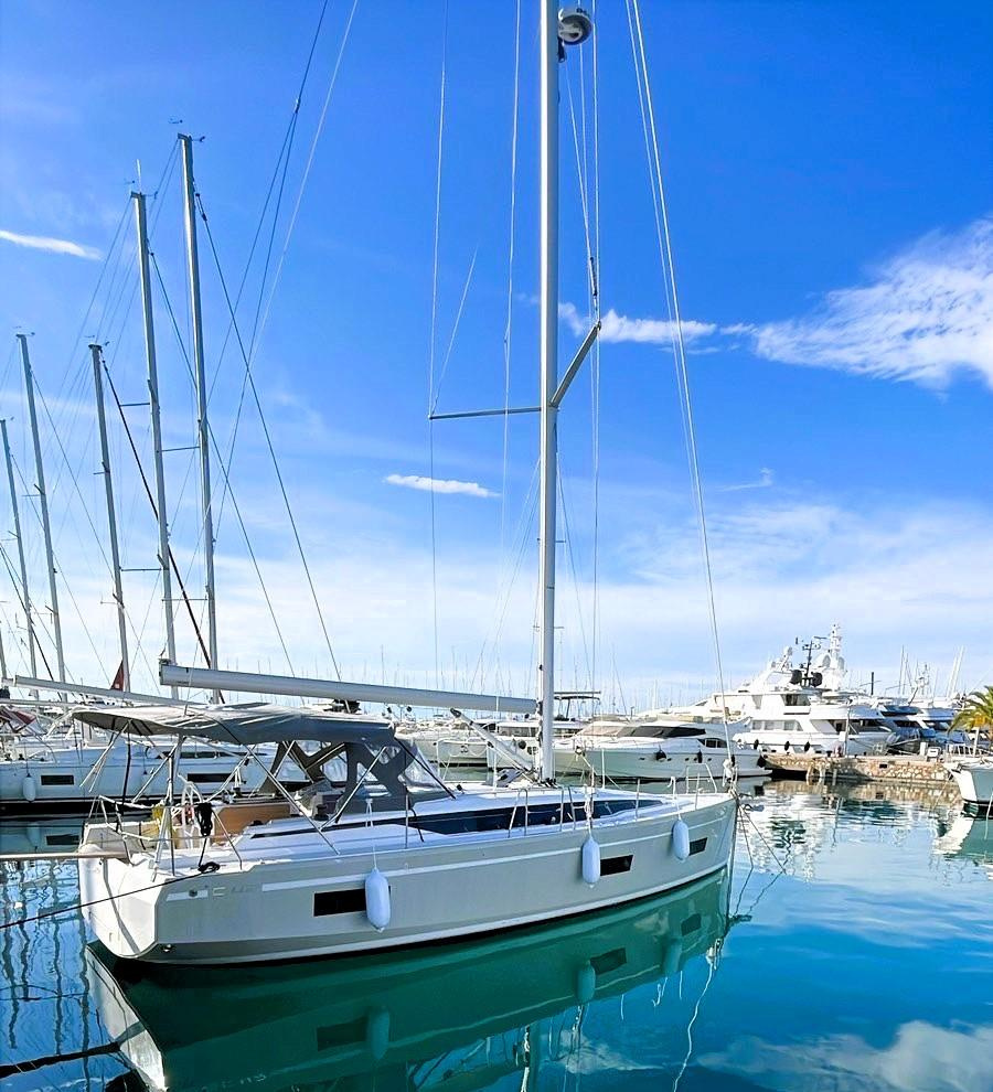 Photo #1 - Bavaria C42 (Christos) en Athens, Alimos marina - 42110