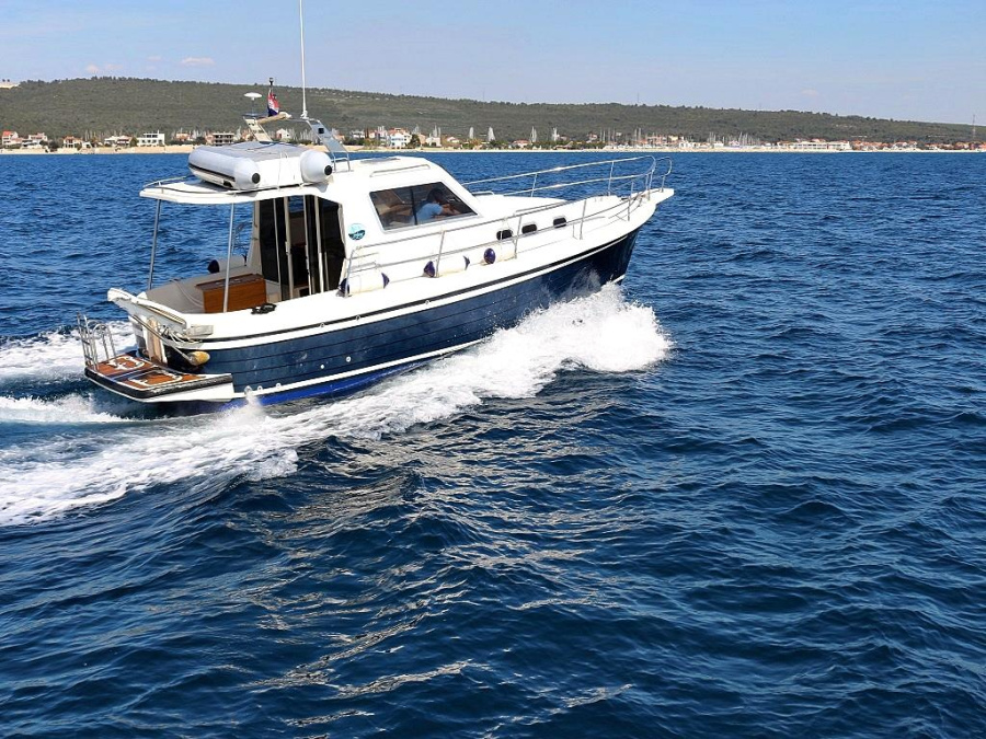 Photo #1 - Adria 1002 Vektor (Vella) in D-Marin Dalmacija Marina - 42366