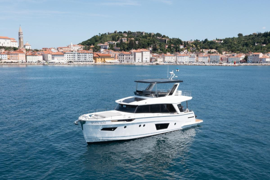 Photo #1 - Greenline 58 Fly (Seven Seas) en Marina - 42441