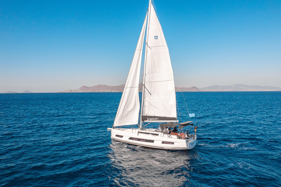 Photo #1 - Dufour 41 - 3 cab. (Grace) in Alimos marina - 42647