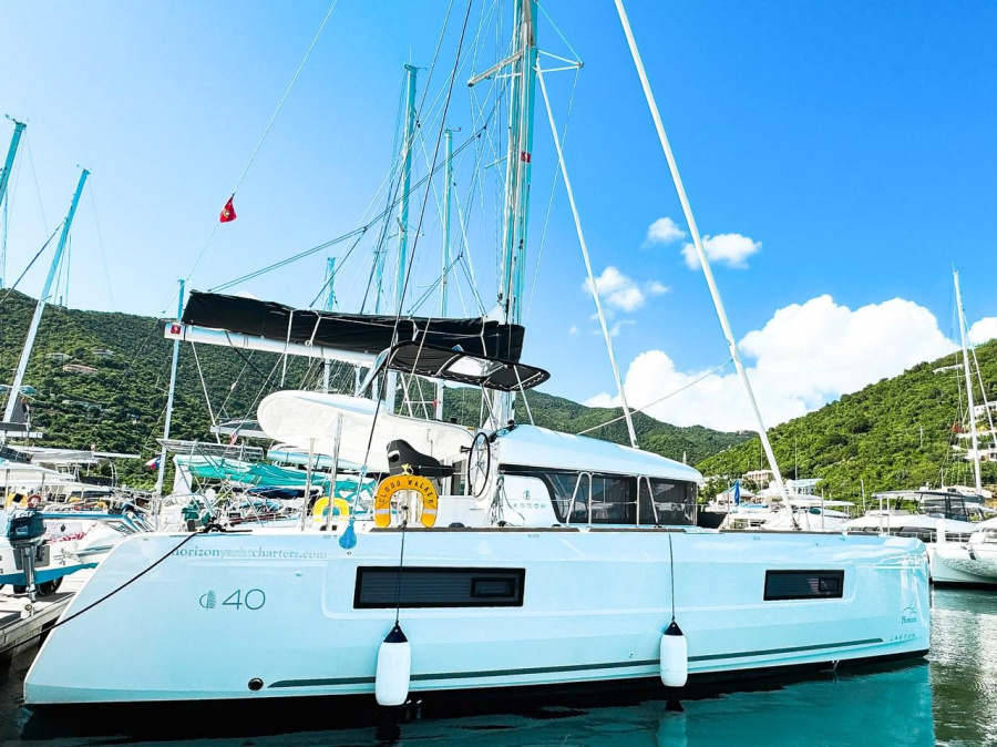 Photo #1 - Lagoon 40 OW - 3 + 1 cab. (Cloudwalker) in Resort & Marina - 42787