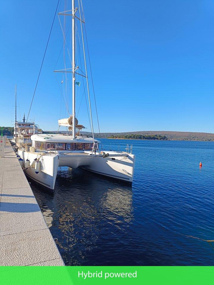 Photo #1 - Lagoon 400 S2 - 4 + 2 cab. (Independent I) in Marina Punat - 43009