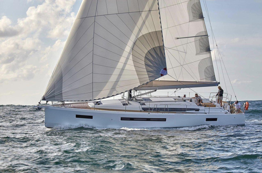 Photo #1 - Sun Odyssey 490 - 5 cab. (Ela) en Marina - 43015